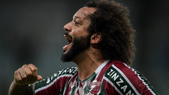 Marcelo visita CT do Fluminense na véspera da decisão contra o Vasco