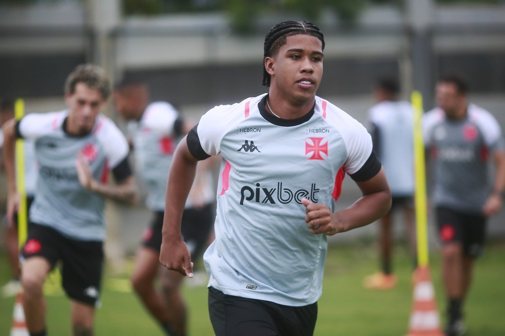 Escalação do Vasco: time, dúvidas e desfalques contra o Goiás