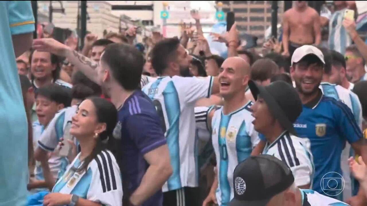 Ronaldo aposta em título da Espanha contra a Argentina: "Acho que ganha, e fácil"
