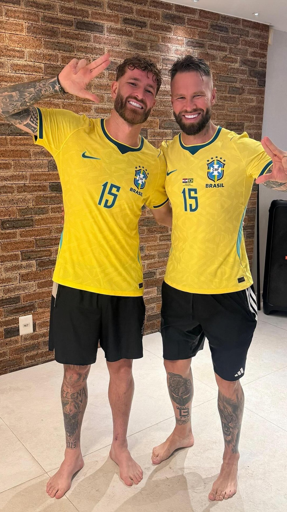 Zagueiro Léo Pereira com o empresário Ricardo Scheidt — Foto: Reprodução / Instagram