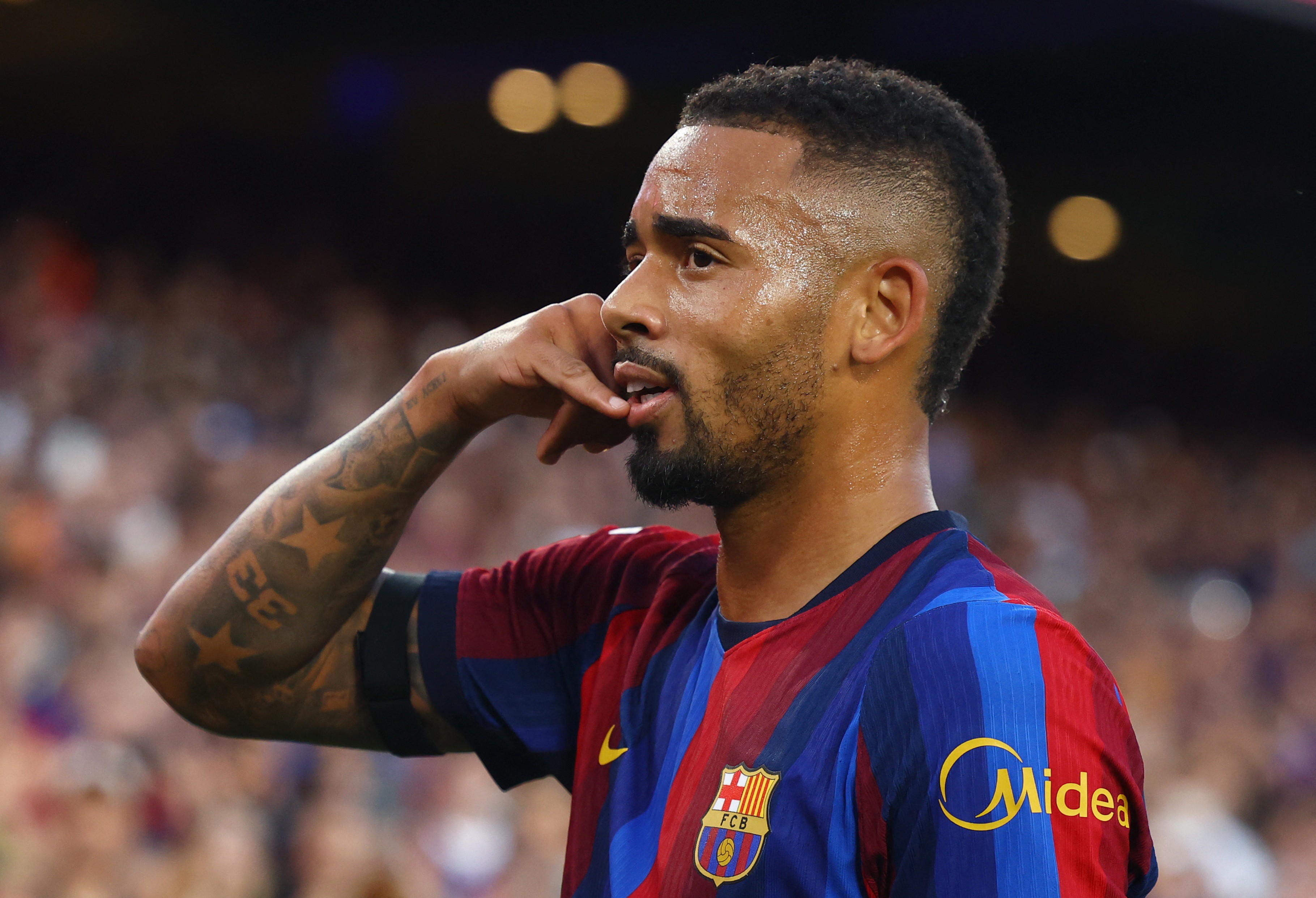 Gabriel Jesus tem começo mais eficiente no Barcelona do que em Arsenal e Manchester City