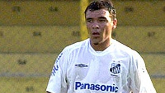 Ex-zagueiro do Santos é preso por tráfico de drogas no Paraguai  - Julio Manzur passou pelo Peixe em 2006 e disputou Copa do Mundo pela seleção paraguaia 