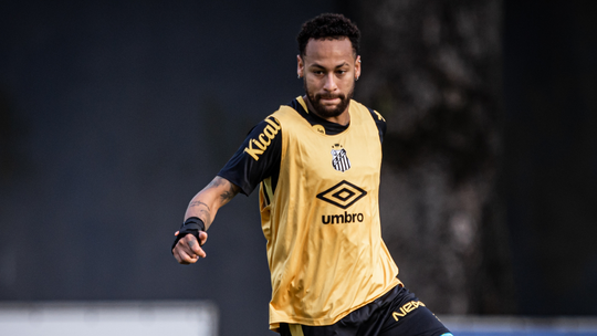 Vai jogar? Santos vive dúvida sobre presença de Neymar no gramado sintético do estádio do Atlético-MG - Foto: (Raul Baretta/Santos)