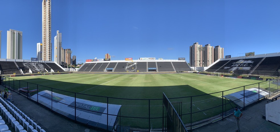 Estádio Frasqueirão  — Foto: Nathália Freitas / ge