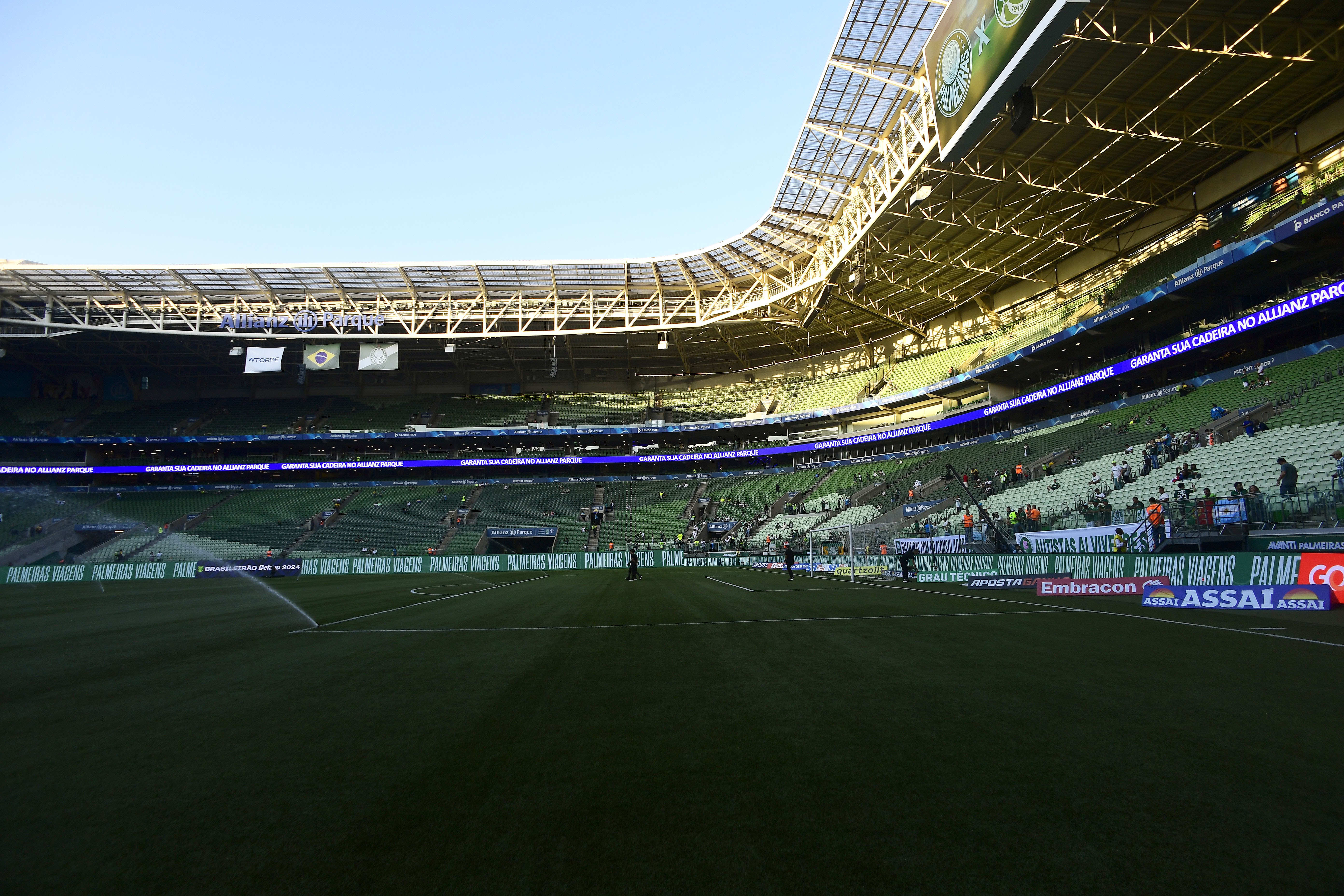 Palmeiras x Flamengo: onde assistir ao vivo, horário e escalações