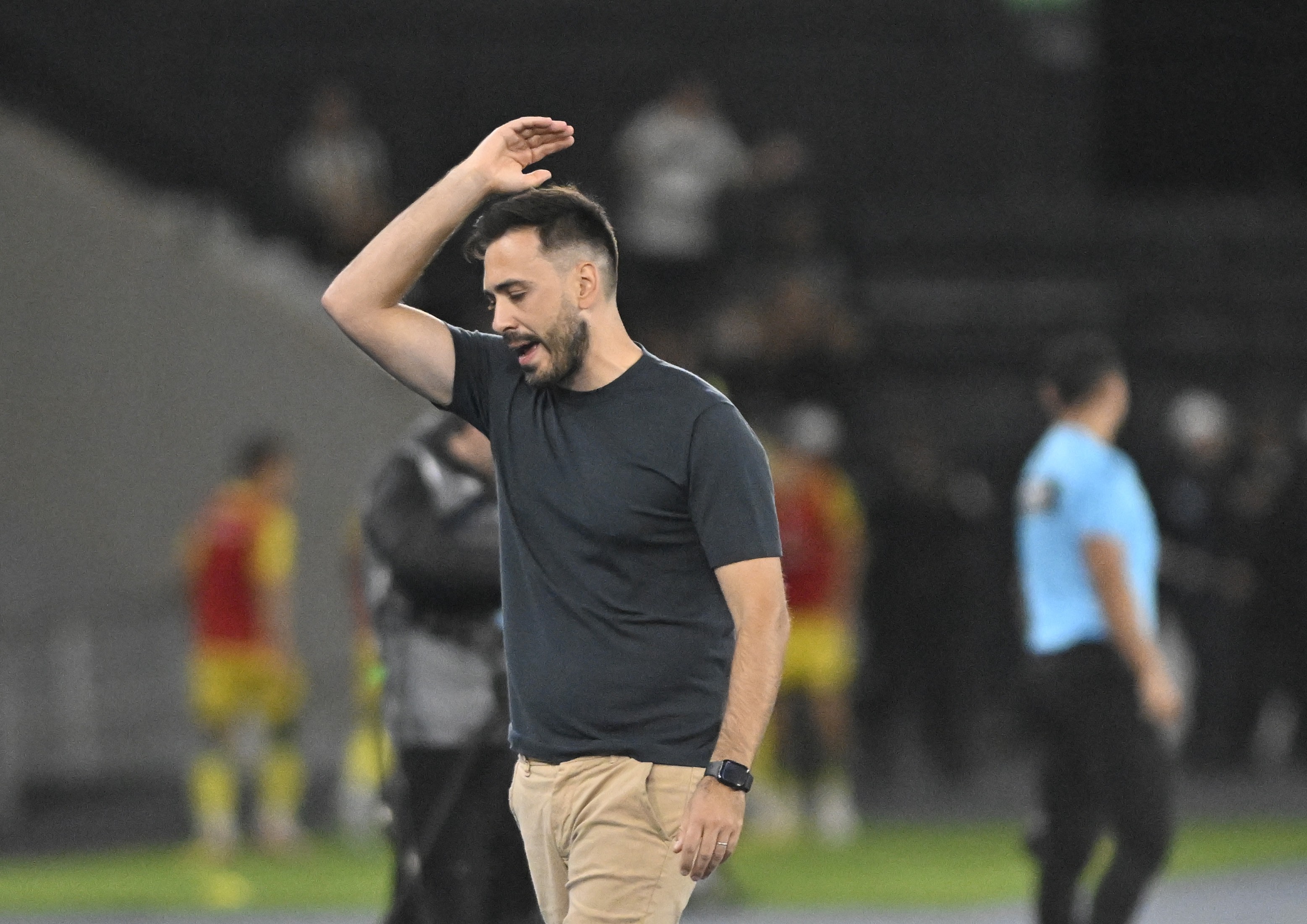 Davide critica mentalidade do Botafogo: "Desaparecemos no segundo tempo"