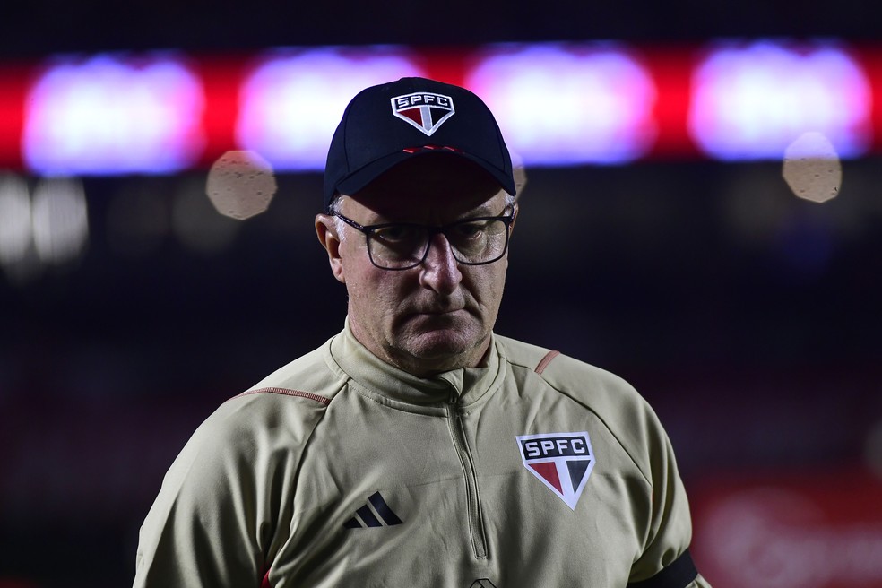 Dorival Júnior antes de São Paulo x Corinthians — Foto: Marcos Ribolli