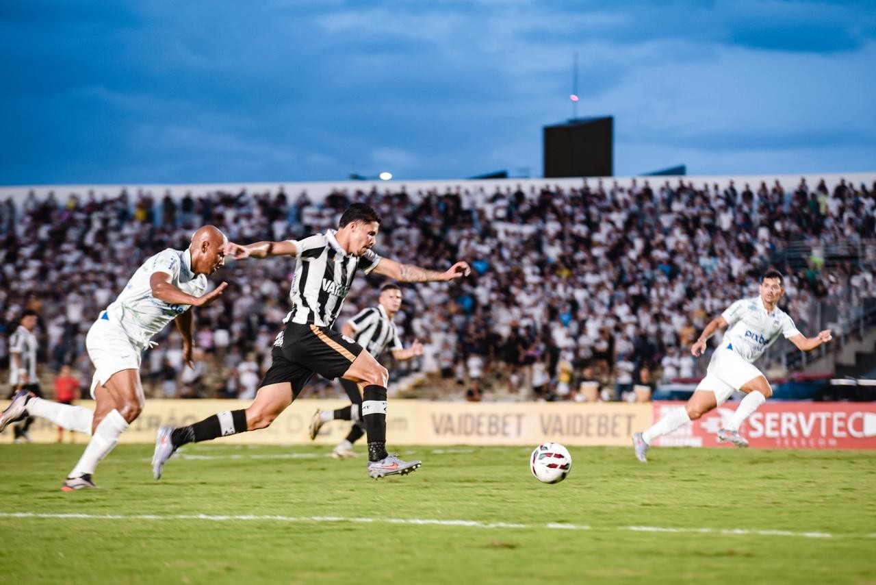 Artilheiro do Treze na Série D, Petrocelli critica jogo do Serra Branca após empate