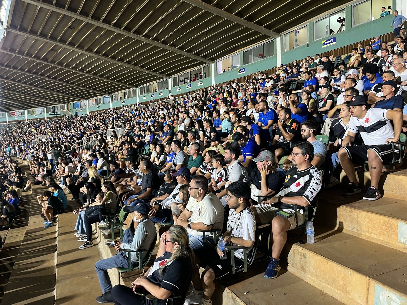 Cruzeiro x Vasco: Mais de 15 mil pagantes e renda de R$ 1 milhão.