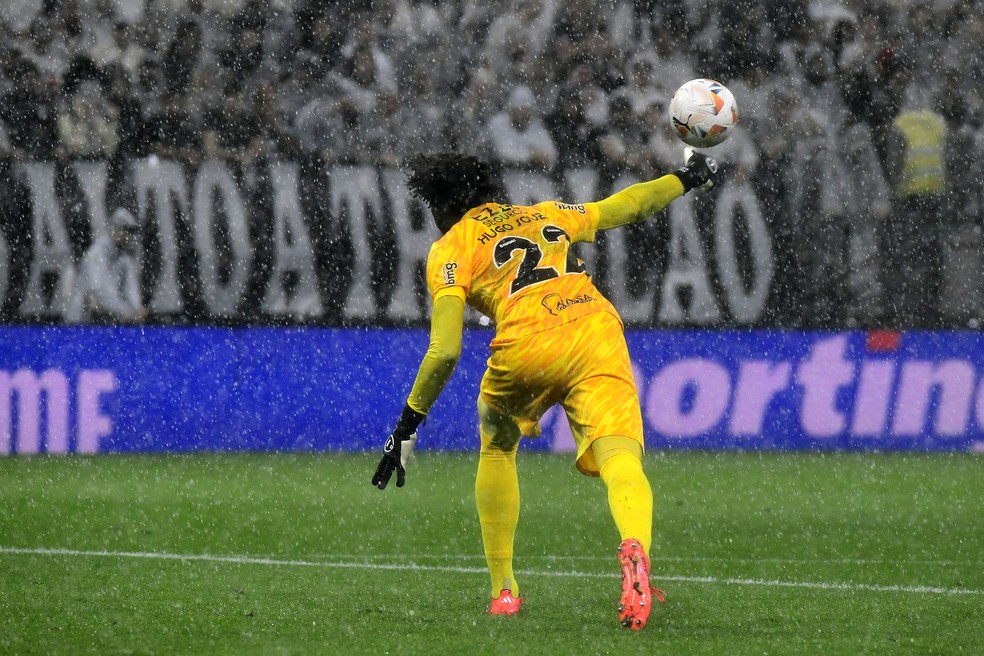 Corinthians x Racing, Hugo Souza