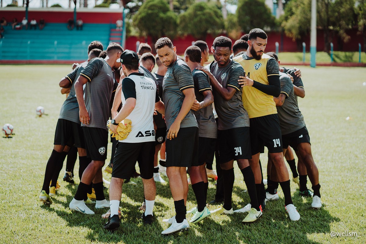 パラナエンセの最年少アルコは日本の投資家との提携を解消し、社名をガロ・マリンガに変更 | あるこ