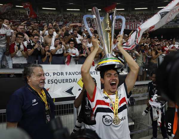 São Paulo: Aprendizados de parceria entre Moreira e capitão Rafinha se destacam.