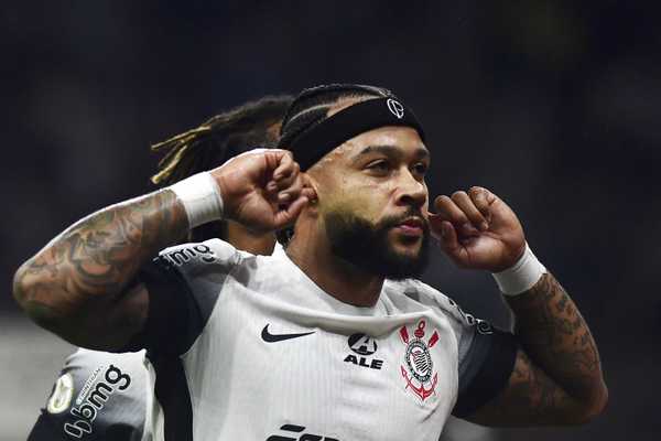 Corinthians: Despedida de Ídolos, Crises superadas e Virada Histórica em 2024!