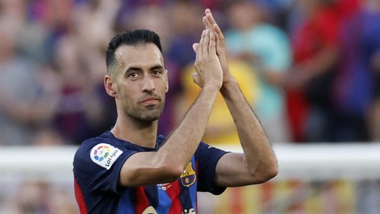 Campeão do mundo e ícone do Barcelona, Busquets se aposenta aos 37 anos - Foto: (REUTERS/Albert Gea)