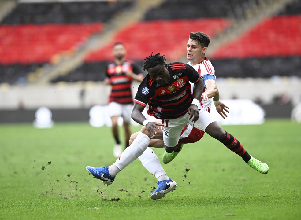 Shola em Flamengo x Olympiacos