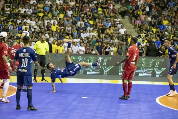 Você conhece os Reis do Futsal? Falcão e Amandinha são Altipisos!