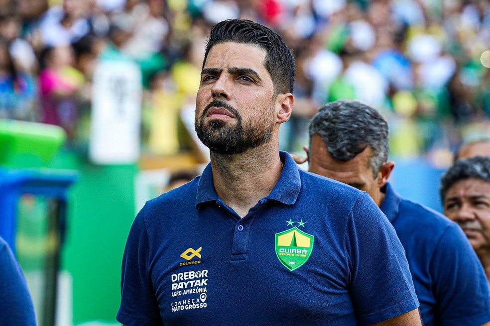 António Oliveira, técnico do Cuiabá, interessa ao Corinthians — Foto: AssCom Dourado
