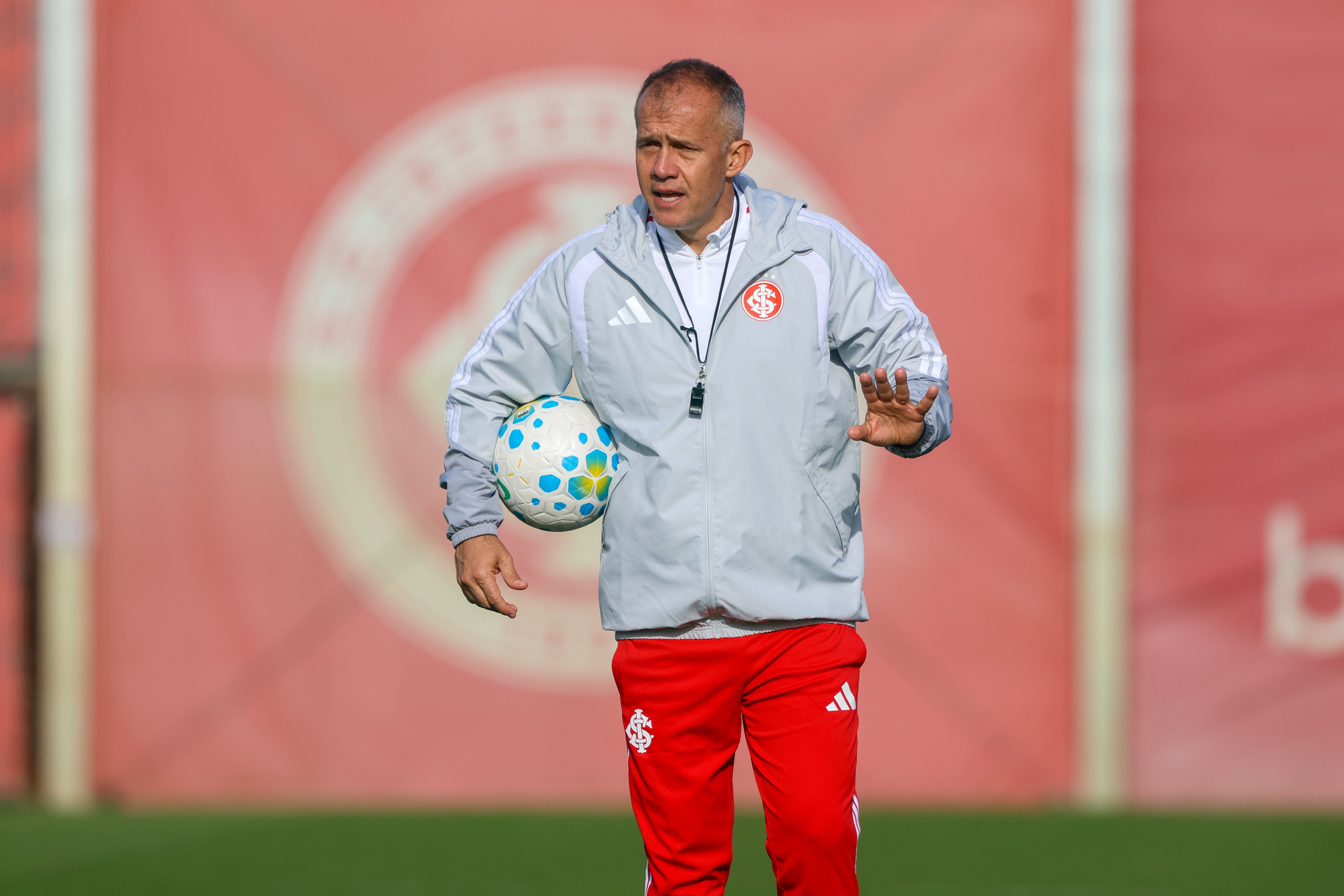 Bastidores: saiba por que o nome de Eduardo Baptista surgiu como solução no Inter