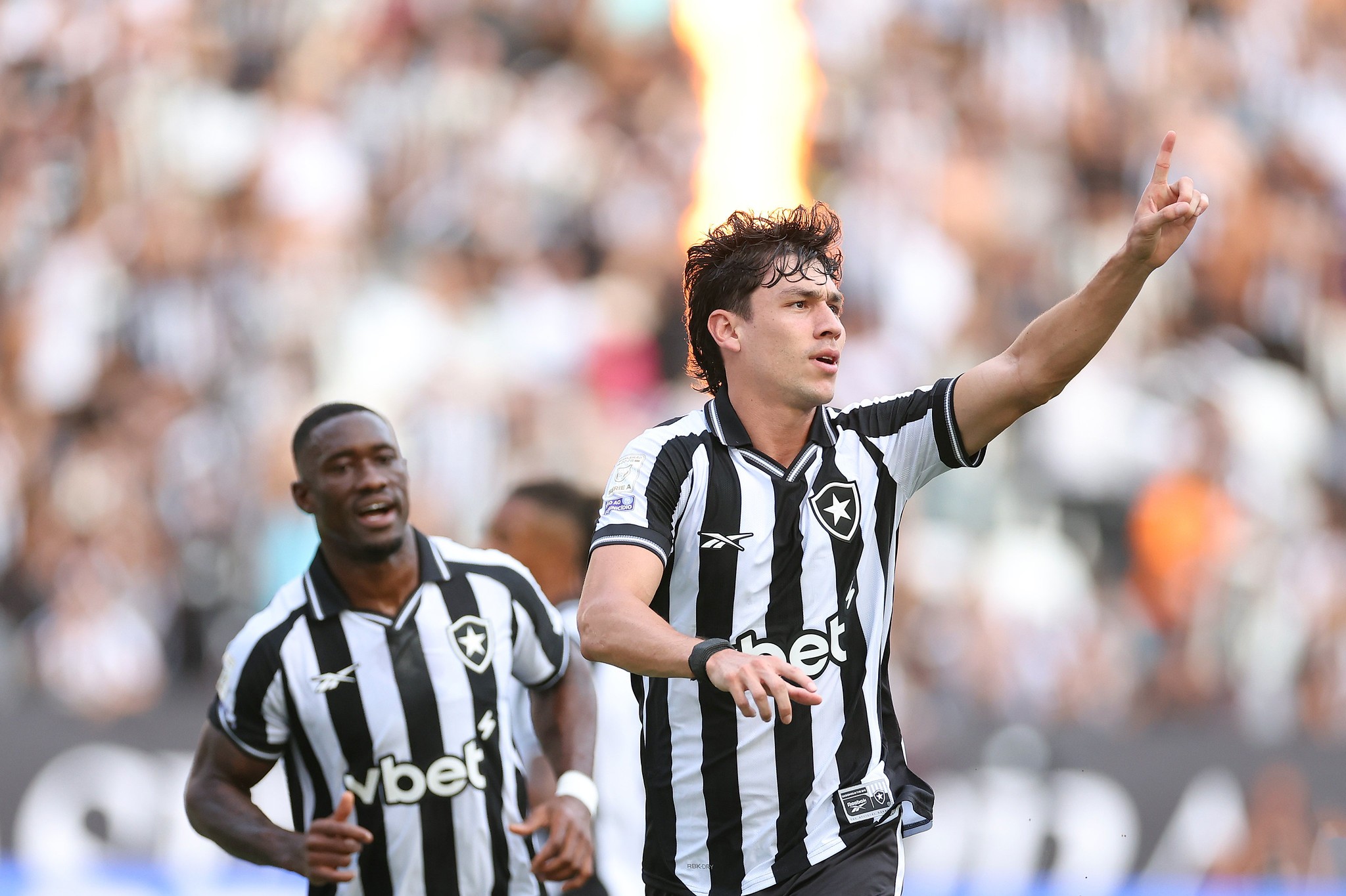 Ferraresi se consolida no Botafogo e cresce sob comando de Franclim Carvalho