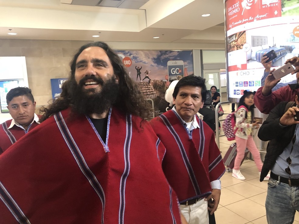 Sorín com o poncho do Mushuc Runa — Foto: Reprodução/ Instagram
