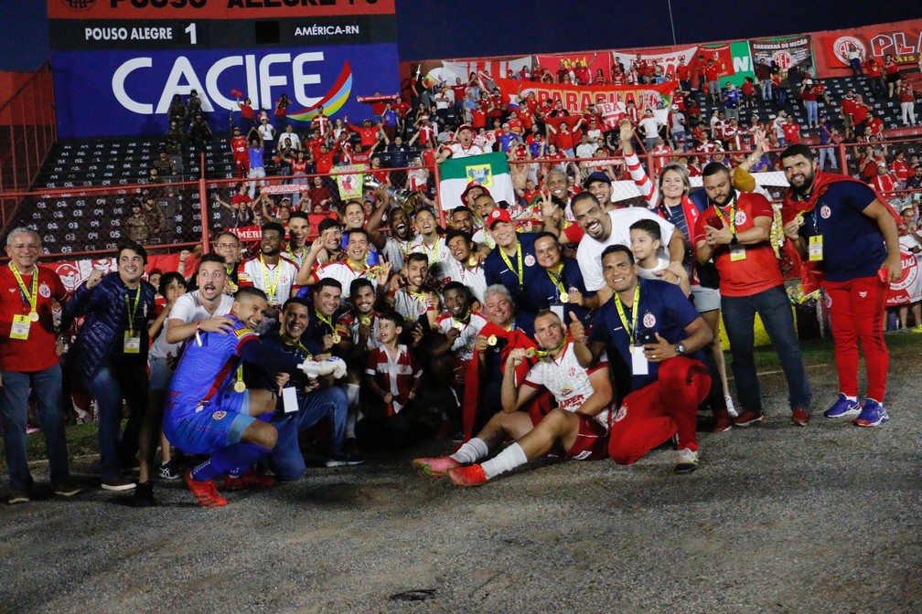 Grande jogo e festa em Pouso Alegre pelo acesso à Série C do dono da casa,  e o América/RN, campeão. Diretorias dos dois times brilharam no marketing