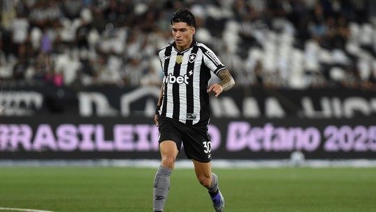 Joaquín Correa vira homem de confiança de Davide, mas ainda não justificou status no Botafogo; veja números - Argentino atua em quase todos os jogos sob o comando do técnico, mas não soma gols ou assistências e vive dilema entre prestígio e cobrança