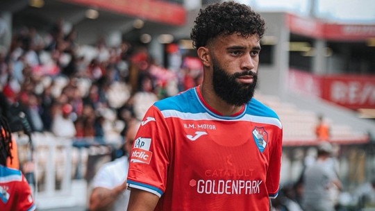 Filho de ex-Palmeiras segue os passos do pai e se destaca em Portugal