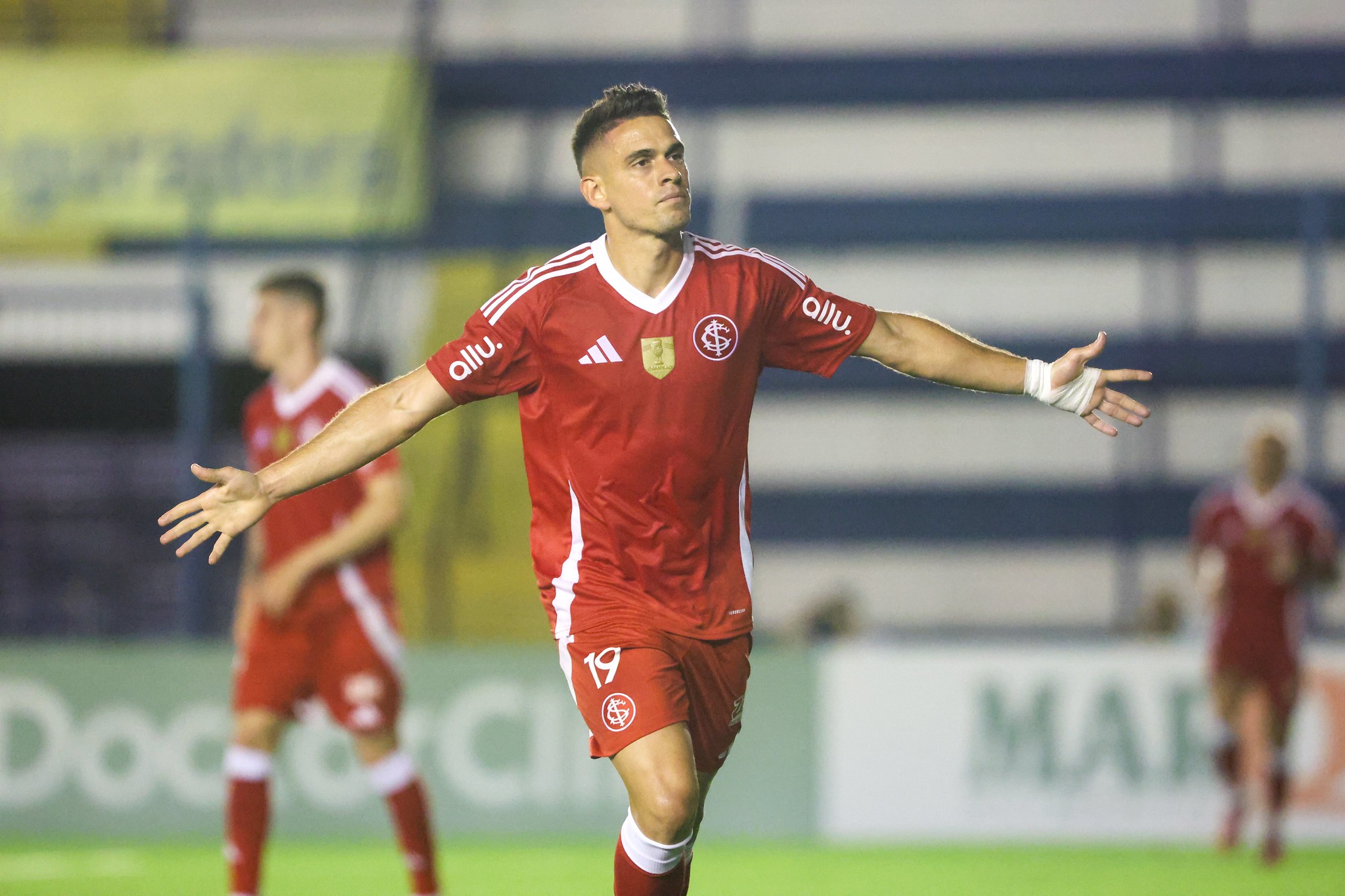 Borré reencontra os gols em estreia pelo Inter em 2026 | Ge