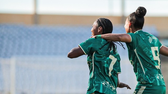 Silmara comemora gol em cima do Ceará