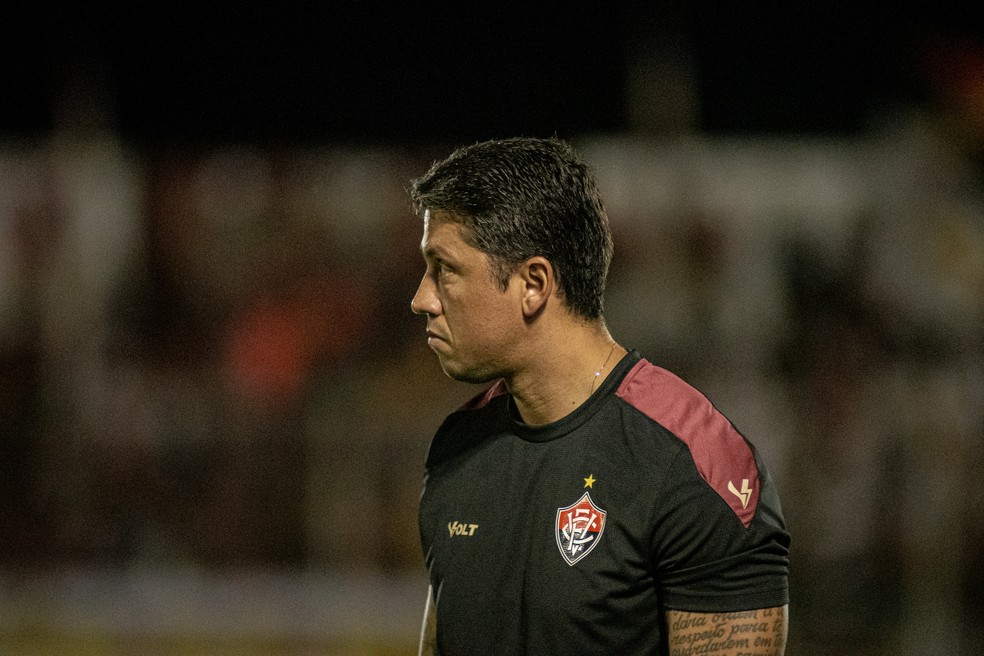 Thiago Carpini em Juazeirense x Vitória — Foto: Victor Ferreira/EC Vitória