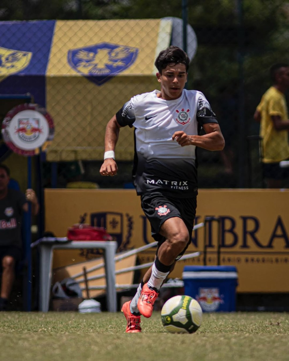 PRIMEIRO CONTRATO! Corinthians planeja utilizar mais jovens e fecha contrato com joia, que terá chances