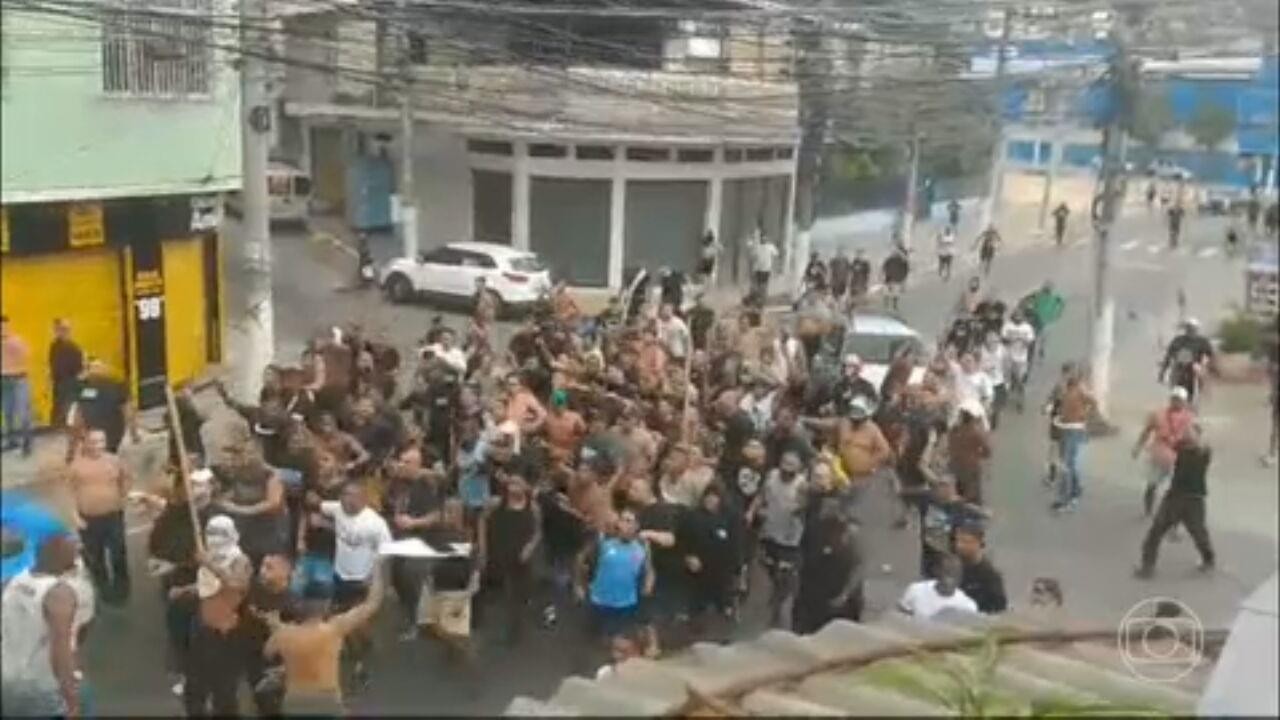 Brigas entre torcidas organizadas no Rio deixam seis feridos