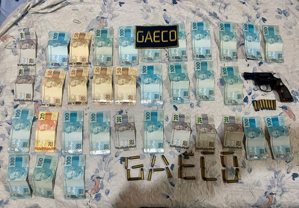 Dinheiro em espécie apreendido durante a Operação Cartão Vermelho. — Foto: Divulgação/MPMS