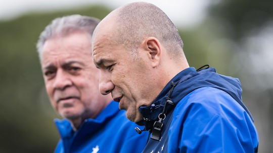 De Montoro a Sarmiento: Cruzeiro concretiza nova fase no mercado, mas ainda busca "xeque-mate" - Em busca de atacantes, clube teve acertos frustrados com jovens do exterior; goleiro Matheus Cunha, do Flamengo, fechou acordo para chegar à Toca em 2026