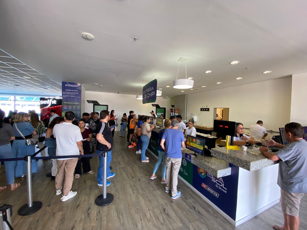 Entrega de kits acontece na Arena das Dunas, no espaço da Expo Meia do Sol — Foto: Augusto César Gomes