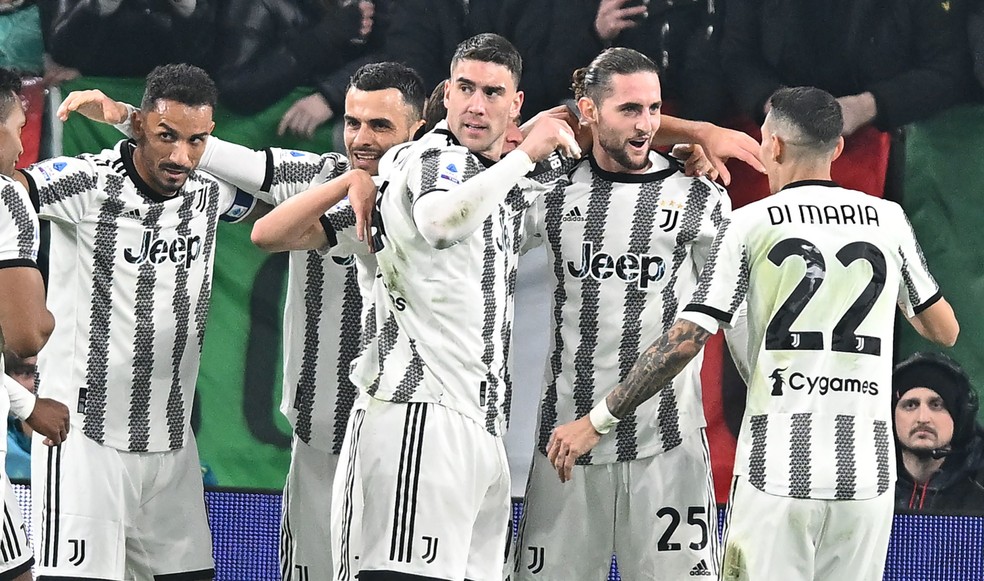 Na volta do futebol italiano, Juventus reaparece como principal candidata  ao título