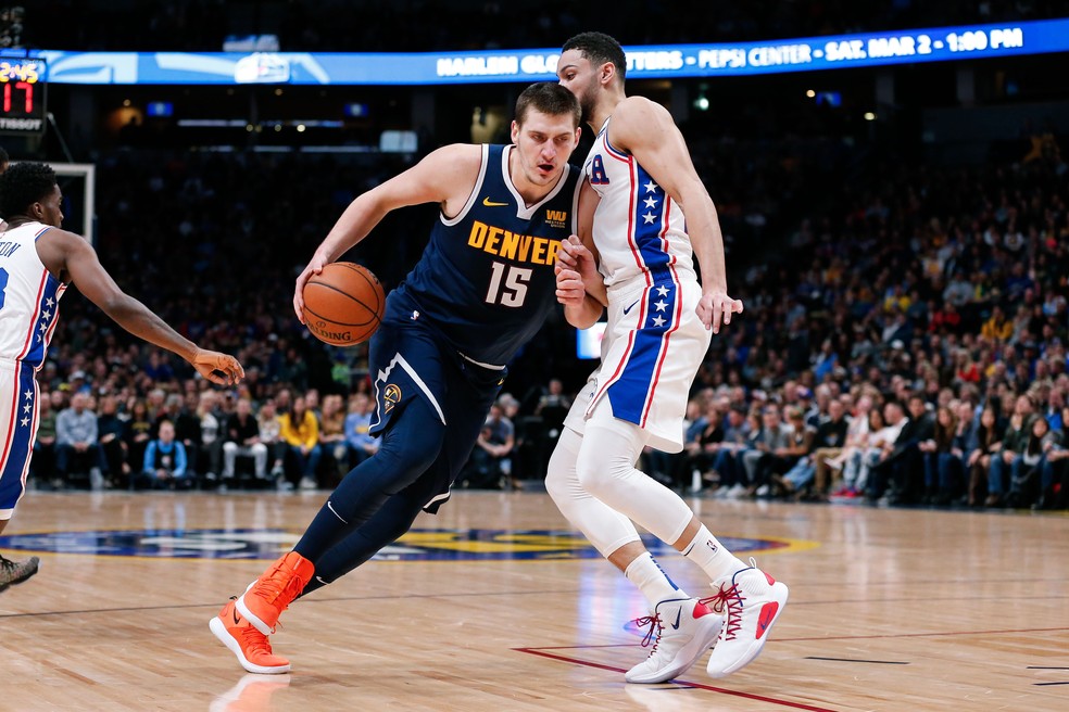 Nikola Jokic dá boas-vindas às finais da NBA com triplo-duplo e recorde 