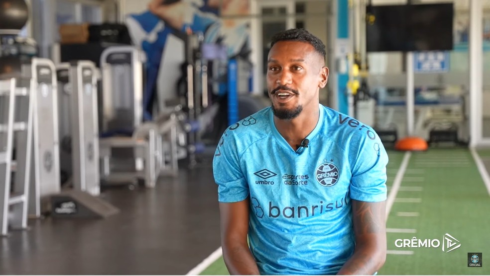 Edenilson fala sobre acerto com o Grêmio — Foto: Reprodução/Grêmio TV