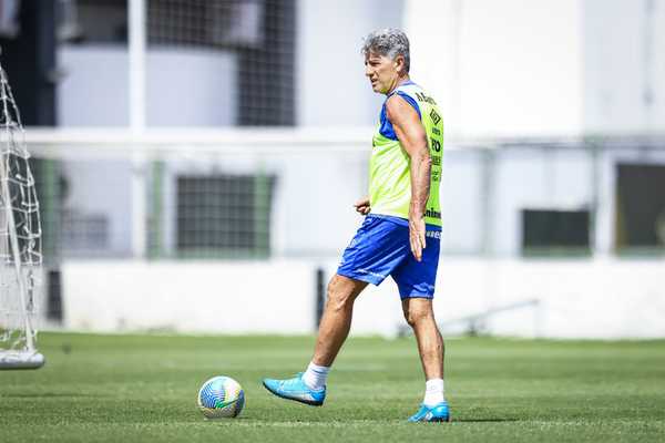Grêmio enfrenta pressão e jejum de vitórias antes do Gre-Nal no Brasileirão.