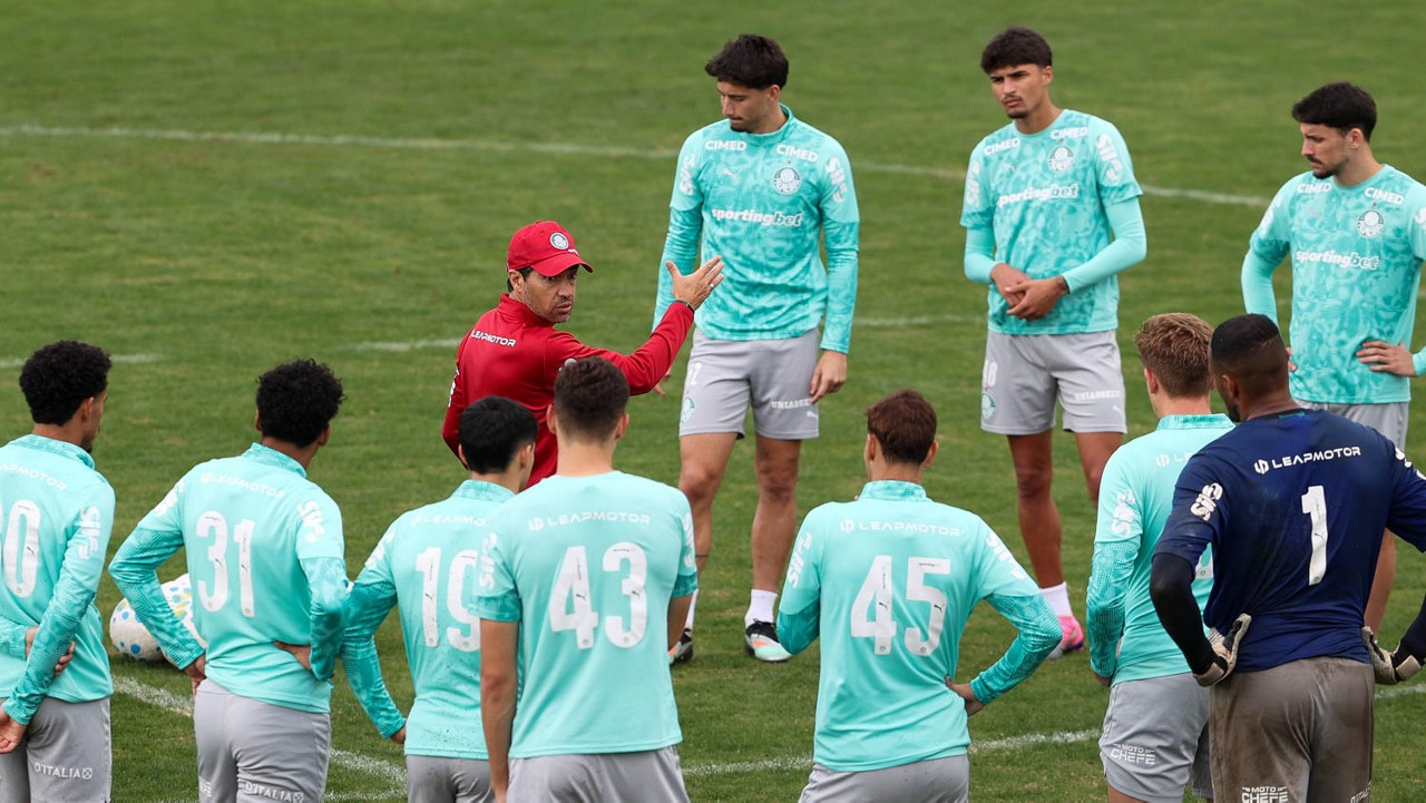 Barboza no Palmeiras: A Estratégia dos Três Zagueiros e Suas Implicações Táticas