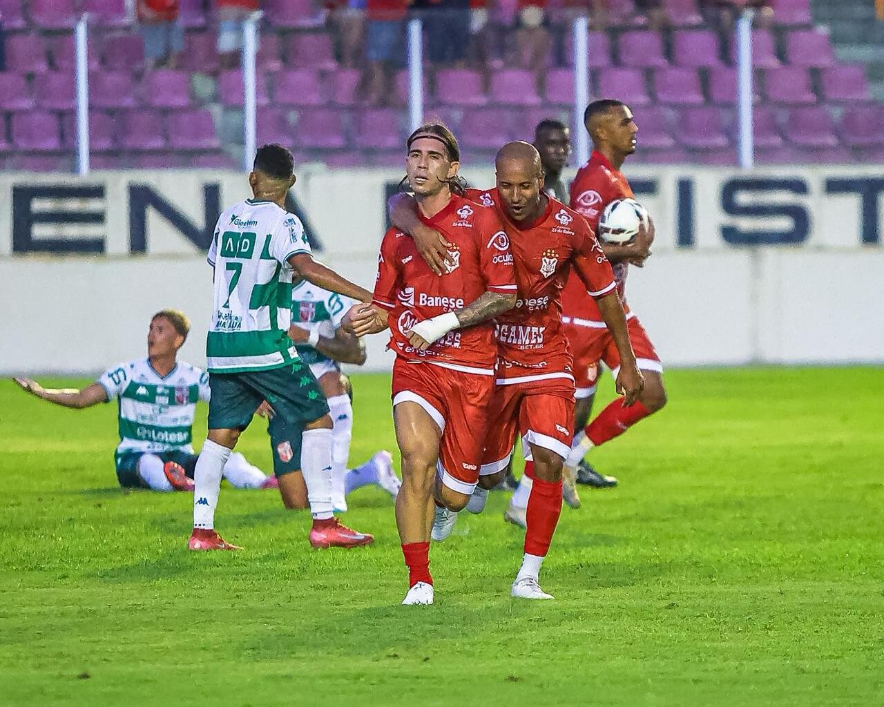 Dono da 10, Valdívia faz primeiros gols pelo Sergipe e rejeita comparações com Fabro