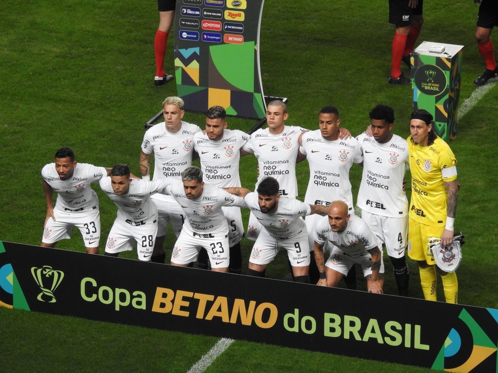 Time do Corinthians antes de jogo contra o América-MG — Foto: Marcelo Braga
