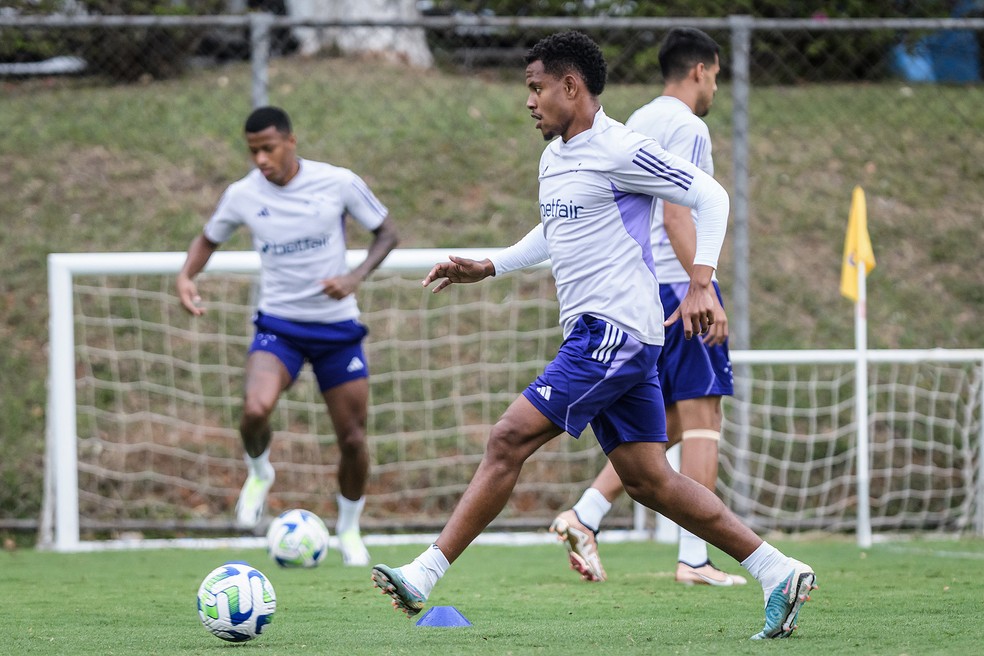 Matheus Jussa deixa o Cruzeiro após empréstimo — Foto: Gustavo Aleixo/Cruzeiro