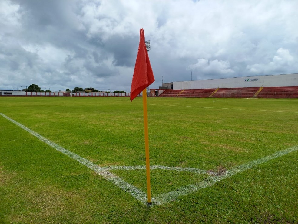 Gilbert&atilde;o, em Manacapuru, recebe o duelo entre Amazonas e Parintins &mdash; Foto: Kassio Junio