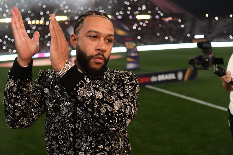Memphis Depay é apresentado como reforço do Corinthians ao torcedores — Foto: Marcos Ribolli