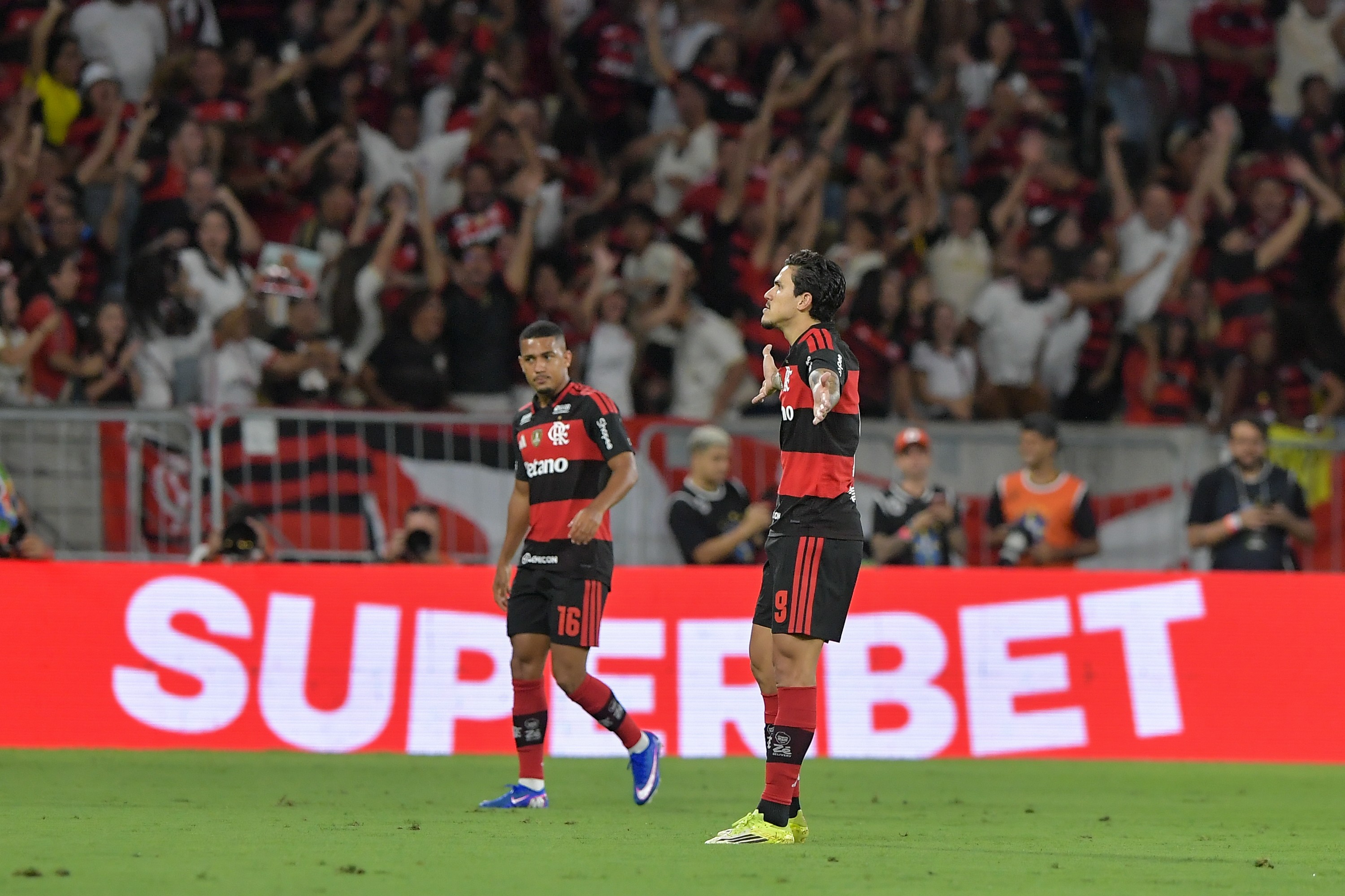 Pedro marca gol e atinge marca histórica pelo Flamengo