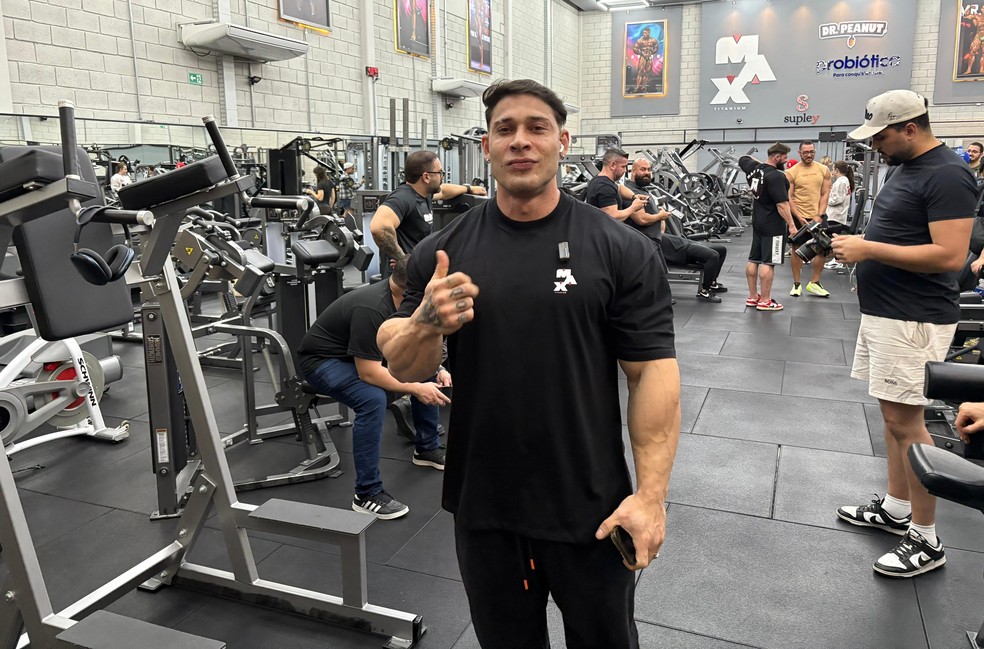 Ramon Dino em academia onde treina em São Caetano do Sul — Foto: Wesley Felix