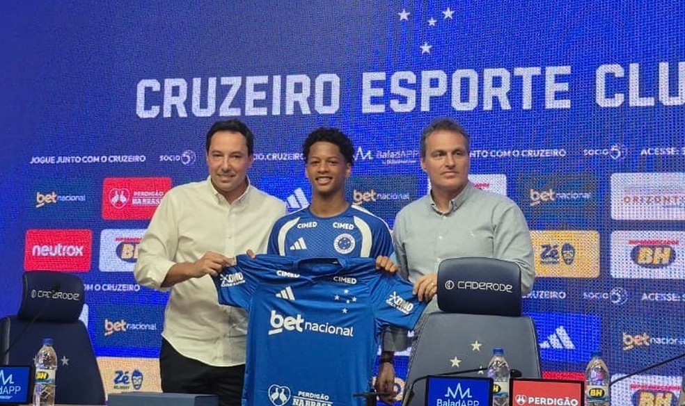 Cruzeiro apresenta Z� Lucas � Foto: Danny Paiva