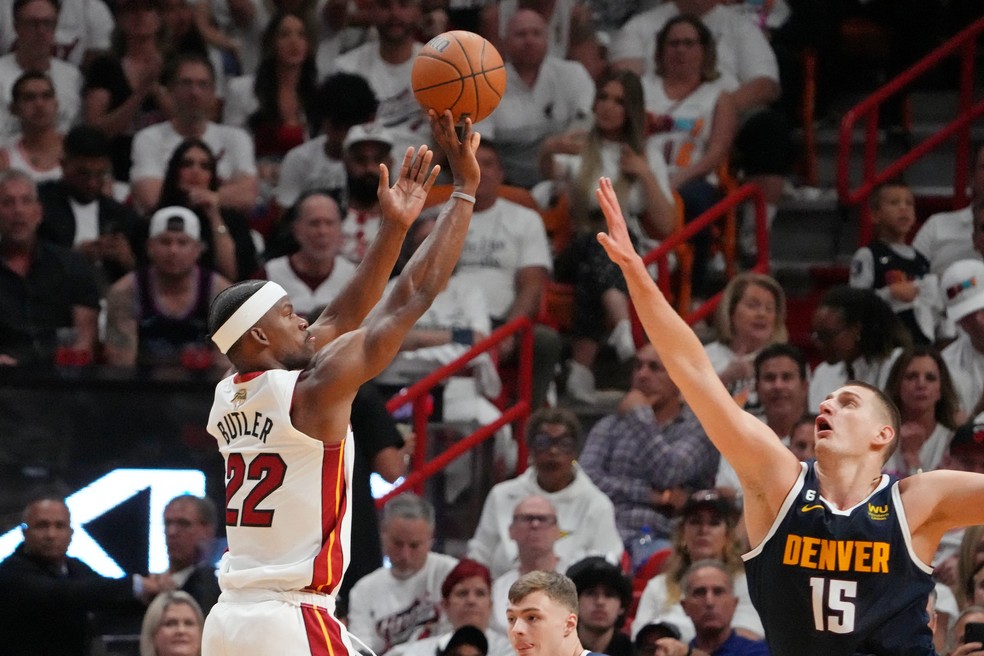 NBA: Denver Nuggets vence Miami Heat e volta a ficar à frente na