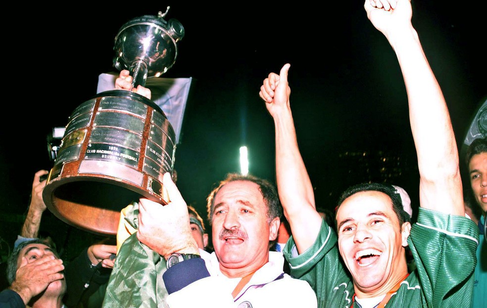 Felipão comemora título do Palmeiras na Libertadores de 1999 — Foto: Arquivo / Agência Estado